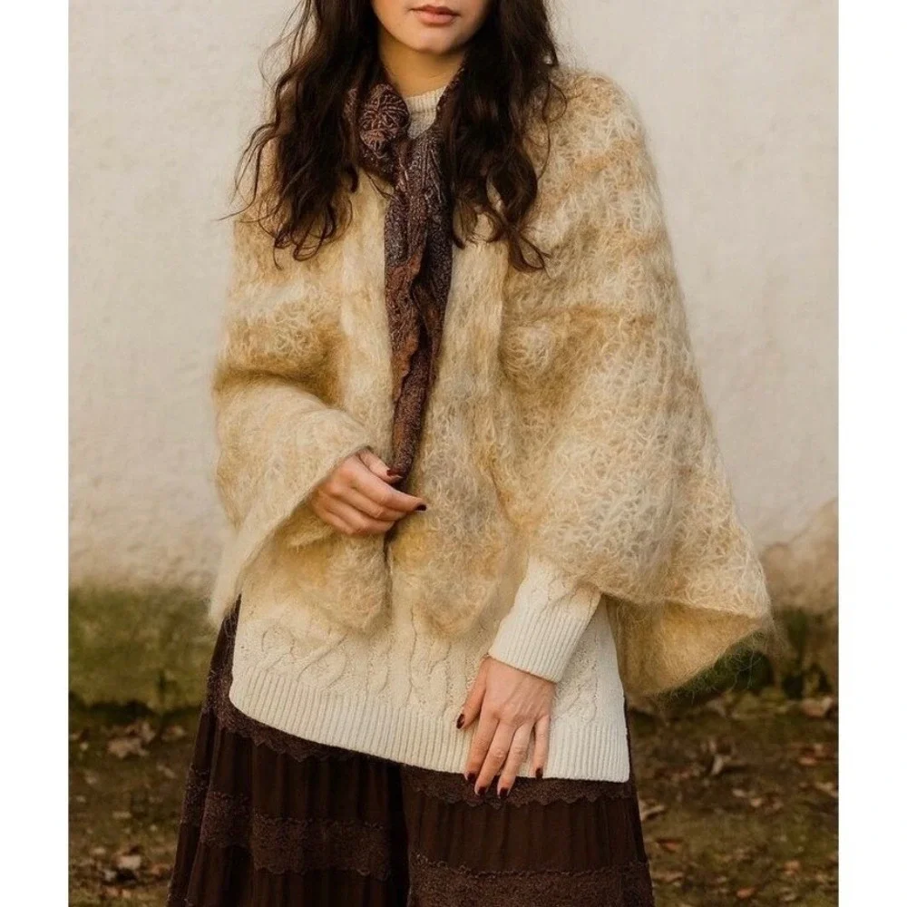 Wool Shawl Hand‑Knit Wrap Cape S/M Tan Cream Dutch Heritage